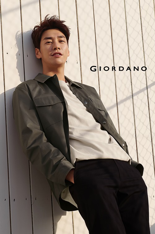 Actor Kim Young-kwang was selected as an advertising Model for the fashion brand GIORDANO.On the 6th, Kim Young-kwangs agency, Wide S Company, revealed that Kim Young-kwang signed an advertising contract with Giodano and released an AD picture cut.In the open photo, Kim Young-kwang attracts attention by introducing Daily Look, which is warm and soft to the public-friendly brand Image and is easily worn by anyone.In addition, according to the fashion trend that pursues natural charm, it stimulates the desire to purchase those who complete the Chuanku (abbreviated as if they are not decorated) look which adds comfortable and simple but dandy charm with basic items such as shirts and pants.In particular, it is known that Kim Young-kwang, a Wannabe fashionista with his extraordinary physical and sense, will be with Giordano, which has been loved for a long time as Koreas leading fashion brand, and is attracting a lot of attention in the industry.Giodano explained the background of Kim Young-kwangs unprepared naturalness and bright energy that were selected as the official Model in line with the Image of the brand.I am delighted to be with him, a Wannabe fashionistine of many people, and I will show various marketing activities together in the future.Meanwhile, Kim Young-kwang, who won the Best New Artist Award in the film category at the 55th Baeksang Arts Awards last year and became a well-known Chungmuro Expectation, is considering his next film, which is about to be released this year by crank-up movie Mission Pasible (Gase) in December last year.