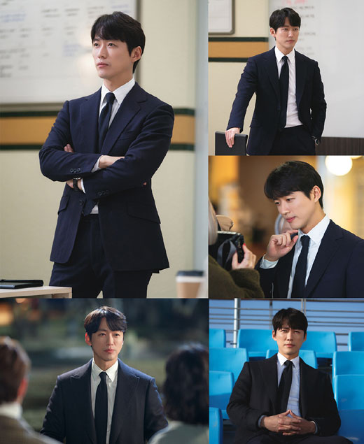 Actor Namgoong Min showed off his perfect romper suit fit.On the 7th, SBS Golden Dragon Stove League, Namgoong Min, who is playing a role as Dreams new Wing Commander Baek Seung-soo, released Pans The Last Of Us: Left Behind photo, which causes storage even if it is not a fan.In the open photo, Namgoong Min is making an uncomfortable look with his arms folded with a sky look that seems to be immersed in acting, and he caught his eye with the aspect of a strong Wing commander watching the practice game of Dreams and Vikings.Also, after returning to Namgoong Min as if monitoring immediately after shooting, I touched my chin with my soft eyes and looked at the monitor and added fun to the gentleness.Especially, the perfect romper suit fit that caused the heartbeat attracted attention. I was able to feel the perfectionism of Baek Seung-soo Wing Commander by boasting a romper suit fit with a neat jacket and tie.Meanwhile, Stove League is broadcast every Friday and Saturday at 10 pm.
