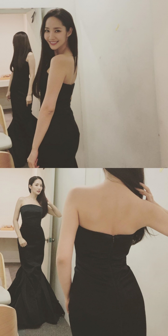 On the 7th, Park Min-young posted two photos on his Instagram with an article entitled 24 Days Why Not Come? #countingdays.Park Min-young in the public photo is wearing a black tube top mermaid dress.Looking at the camera, he smiled brightly or touched his head in the mirror and showed a fascination.The netizens said, 24 Days Why are you so far? Come quickly!, Its hard to wait, Min Young Dress is so good.24 Days I am waiting for                                          Meanwhile, Park Min-young will appear in the JTBC drama I will go if the weather is good, which will be aired on the 24th Days.