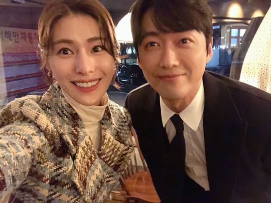 Actor Kim Jung-hwa reveals selfie with Namgoong MinKim Jung-hwa wrote on his Instagram on February 8, Everybody wait a lot for the Stive League?The meeting between multiplier and Jeongin is always short and intense and posted two photos.Kim Jung-hwa and Namgoong Min in the photo pose affectionately towards the camera, with the atmosphere of the two cheerful people as well as the perfect visuals drawing attention.Kim Jung-hwa said, I am a wall-broker, but I am more caring and cheerful than anyone else in the field.Still so funny, Stov League, I can meet at 10 oclock tonight. Park So-hee