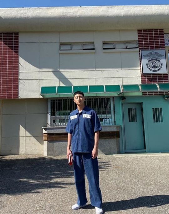 Park Seo-joon released a photo taken on the filming of Drama Itaewon Clath on his SNS on the 9th day.The photo shows Park Seo-joon dressed in front of the prison.While staring at the camera with a rebellious expression and showing Roy as it is, the visuals are also eye-catching.Park Seo-joon is fascinating viewers by Acting the character Roy, which does not kneel easily before the cold reality that blocks life in JTBCs Golden Drama Itaewon Clath.The fans who responded to the photos responded such as It is cool to wear a prison suit, Park Seo-joon Fighting to believe and I am enjoying it.On the other hand, JTBC Itaewon Clath is a work that depicts the hip rebellion of youths who are united by stubbornness and enthusiasm in an unreasonable world. It is broadcast every Friday and Saturday at 10:50 pm.