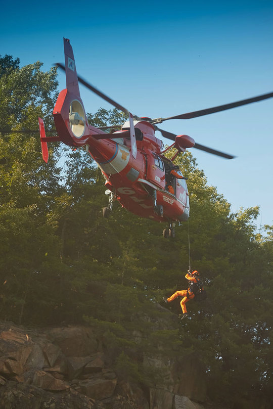 The dizzying shooting scene of KBS 2TV drama Forest starring Park Hae-jin (playplayed by Lee Sun-young, co-produced by IHQ co-produced Star Force, branch contents) took off the veil.In the drama, 119 special rescue Firefighters were released with vivid photos of Actors who shot numerous scenes such as disassembled fire scene, cliff, helicopter repel descent.Forest is a work that depicts the contents of the characters with realistic desires healing the wounds of their hearts with their unhappiness memories in the space of Forest and realizing the essence of happiness.In the drama, Park Hae-jin plays the role of Kang San-hyuk, who becomes a 119 special rescue team from a cool M & A expert, and plays a direct Firefighter.In fact, Park Hae Jin and the Actors who were divided into 119 special rescue teams in the play were shooting in Gangwon Province.All the shots were safely taken with the participation of actual Firefighters, but most of the scenes were shooting with a lot of physical strength.Park Hae-jin, who was exhausted from the filming that went between the steep rocks, took a picture of the party with ice cream.As I filmed on the mountain for a long time, Park Hae Jin and the Actors of the Firefighter showed off their strong friendship as if they were real Firefighters.Park Hae-jin said, Thanks to the Actors and Firefighters who played the role of the 119 special rescue team, who gave each other a strong will in the long and rough shooting, I was able to continue shooting in difficult situations.In particular, Kim Eun-soo, who was the youngest member of the rescue team as a junior of Park Hae-jins agency, and Geum Min-san, who was divided into a tin-type crew, are the back door that he relied on each other throughout the shooting with Park Hae-jins right arm and left arm.Park Hae-jin has been impressed by the staff for his careful efforts to give a sense of reality to the role of the play, such as training the actual Firefighters after the intense physical training for the role of the Firefighter.kim myeong-mi