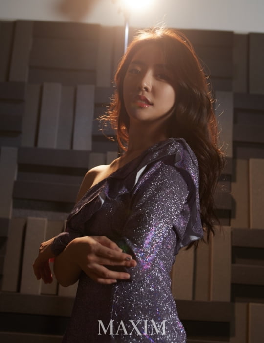 남성 잡지 '맥심' 표지 모델로 화보 촬영을 한 가수 설하윤/사진=맥심