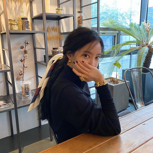 Singer Hyomin flaunts her watery Beautiful looksHyomin posted a picture on his Instagram on February 13.Inside the picture was a picture of Hyomin staring at the camera with his chin.Hyomins perishing small face size and distinct features make her look even more beautiful. Hyomins chic atmosphere also catches her eye.delay stock