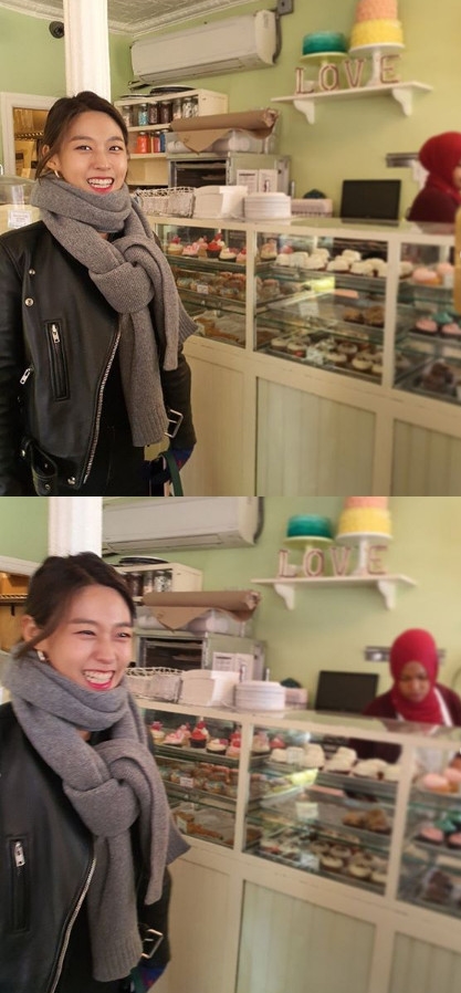 AOA Seolhyun has unveiled the latest New York City situation full of loveliness.On the 13th, Seolhyun posted several photos on his Instagram with an article entitled Banana Pudding and Hot Chocolate.In the open photo, Seolhyun finds a bakery in New York City, and Seolhyun is smiling with a smile that seems to be excited about tasting sweet dessert.Seolhyuns anti-war charm, which showed off her lovely beautiful looks in a chic leather jacket, attracts attention.Seolhyun left for the United States on September 9 to attend a fashion brand New York City collection.After shooting the picture, he is staying in New York City and enjoying Travel.On the other hand, Seolhyun said that he is reviewing the TVN new drama Day and Night as his next work.Day and Night is a drama about the secret of a questionable incident that occurred in a village 26 years ago, and actor Nam Gung-min confirmed his appearance as a male protagonist.Photo Seolhyun SNS