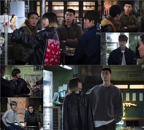 Itaewon Klath Kim Da-mi challenges single night entry.JTBCs gilt drama Itaewon Klaths side will be on the 13th, ahead of the 5th broadcast, with a little special interview (?) by Joy, a daring applicant who visited Foa in Park Seo-joon.Weve released the scene.The Itaewon reception unit of the youths who are full of conviction and fuss is getting hotter. It is showing the popularity of syndrome class by exceeding 10% of the audience rating in four broadcasts.In the last episode, with Roy suspended, Joyser rarely knew he would leave, but they were reunited like fate.Joy had faced the strange feelings she had for the first time in her life, and when she awakened to Roy, she said she wanted to go to Foa and work together.The subtle look of Roys eyes on the Joy book amplified their curiosity about the relationship.Joy Seos surprise appearance, which turned the Foa in the open photo, stimulates curiosity.Joy, who has gathered together to the three-man Park Roy, Choi Seung-kwon (Ryu Kyung-soo), and his best friend Jang Geun-soo (Kim Dong-hee), will try to enter Foa with a storm appeal.The atmosphere of Interview (?), which is also Joy, does not know where to go, is exciting.Suddenly, he takes out his cell phone and takes a selfie, and he does not notice it, but blows a pack-up and embarrasssssssssssses Roy and the first-year members.But in the ensuing photo, Roys determined eyes, which appeared with his arms around Joys shoulders, are unusual.Whether Joy can become a savior to overcome the crisis of Foa that happened because of himself, the choice of Roy adds to the question.In the 5th episode broadcast on the 14th, Foa will change as Joy plans to make Roy a great man.It is also expected that Jang Dae-hee (Yoo Jae-myung), who has no longer been able to watch, will be able to check the Parksae and the Dawn Foa with Oh Soo-ah (Kwon Nara).Attention is focusing on whether Roy, who is preparing for a rebellion, can go straight to his dream without shaking.The Joyser, who has abandoned everything to achieve his dream, will have her incoming Foa dynamically unfold, the production team of Itaewon Klath said. Please watch what changes Joys presence will make to the Roy and the Foa at night.Meanwhile, the 5th episode of Itaewon Clath will be broadcast on JTBC at 10:50 pm on the 14th.Photo = JTBC