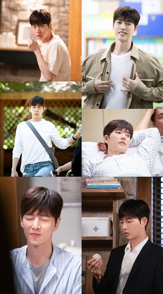 KBS Wednesday-Thursday Evening drama Forest, Kang San-hyuk, who is meeting with viewers, is showing behind-the-scenes footage of Actor Park Hae-jin.Forest is a work that depicts the contents of the characters with realistic desires healing the wounds of their hearts with their unhappiness memories in the space of Forest and realizing the essence of happiness.Park Hae-jin played the role of M & A specialist Kang San-hyuk, a cool perfectionist.Sanhyuk has since been infiltrated into 119 special rescue workers at the end of twists and turns, and is another charm as the most struggling character in his life.In the public photos, the charm of Park Hae-jin, who shows the charismatic M & A expert Kang San-hyuk and the charm of Park Hae-jin, who shows cute charm at the same time as the bear doll, is revealed through the scene photos.Park Hae-jins various expressions add to the interest.Park Hae-jins boyish and evil figure, which showed a cold and hard acting in perfect beauty that his job is good-looking, attracts attention.In this work, Park Hae-jin is keeping the place of the tree drama by revealing the cuteness that he has never shown in previous characters such as Lee Jung-moon of OCN Bad Guys and Yu Jung-sun of tvN Cheese in the Trap.Forest airs every Wednesday and Thursday at 10pm.Photo = Mountain Movement
