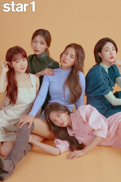 Group LABOUM conducted a picture of March 2020 with Star & Style Magazine.LABOUM in the picture emits a hidden charm with a lovely but lovely appearance.When asked about his reissue of Imagination Plus, which he had been loved a lot in December last year, LABOUM said, I worked with the feeling of returning to debutcho. He said, It is a song that made me know a lot of LABOUM and one of my favorite songs.Ive come to work with the desire that the public know more, he said.As for the concept that I want to challenge in the future, I want to show a sophisticated image of a woman and I want to come back to a song that can show more charm of individual people even though it is suitable for age.When asked about their gratitude to each other, LABOUM, who had been in the 6th year of debut, said, Thank you most for keeping each others place and being a force for each other. However, as the most handy member, he pointed out to Gien and said, You should always take care of things.The candid interviews and pictorials of LABOUM can be found in the March issue of At Style Magazine 2020.