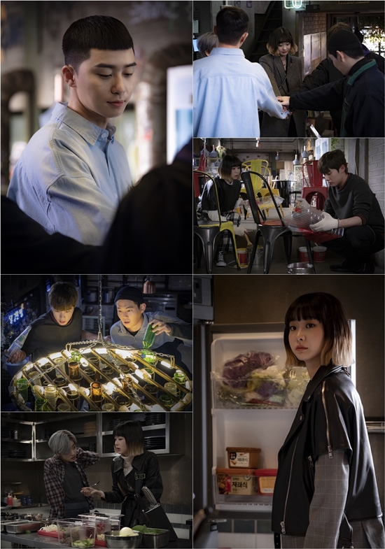 The Itaewon Klath Park Seo-joons Foa is set to re-open the Level Up (D-day).JTBCs Drama Itaewon Klath captured the scene of the store renewal of the whole of Park Seo-joon and Dan Bams on the 14th, ahead of the 5th broadcast.With Joy Seo as the lead, the combination of Jang Geun-soo (Kim Dong-hee), Choi Seung-kwon (Ryu Kyung-soo) and Ma Hyun-yi (Lee Joo-young) is expected to lead to a full-scale rebellion of young people.The Itaewon reception machine of the youths who are full of consciousness and anger is getting hotter.With Foa suspended from the show last night, Joy, the cause of the incident, began to fall into the Park.Joy, who faced him again like fate, awakened his mind toward the Roy.Joy, who said she wanted to work with Foa at night, and her confession and the eyes of Roy added to the change in their relationship.In the meantime, in the photo released, Foa, who is busy ahead of the re-opening, catches the eye. The five youths who shout fighting around the president, Park, raise their heart rate.Joy, who gave up everything he had and chose Roy, rolls his arms and goes on to play all-weather.From the taste of food to the atmosphere, the sweet night Foa with the sense of Joy stimulates curiosity about what shape it will turn into.Jang Geun-soo, who is also looking forward to being seen in Joy, is also caught, raising questions. He is interested in helping his team with Choi Seung-kwon, who made a fuss at his first meeting.In the previous trailer, The most important thing is the taste, but you can not cook, now, said the Kitchen, who can not hide his tension in Joyces evaluation.Joys bone-hitting advice has been released, so it is noteworthy whether Ma Hyun can use The Kitchen.In the 5th broadcast on the 14th, Joy will voluntarily enter the company to make Roy a great man, and Foa will be ready for the re-opening.Jang Dae-hee (Yoo Jae-myung), who is intrusive about their existence, suggests to Oh Soo-ah (Kwon Nara) that he should show his mind about Jangga as an act rather than a horse, amplifying tension.Attention is focusing on whether Roy and Foa, who are preparing for the second start, will succeed.Roy doesnt stop easily, said the Itaewon Klath crew.The joining of Joy will create synergies in the energy of the more revolving, more hot youths, said Roy, who has returned to the crisis as an opportunity.We want you to watch their Itaewon reception with a lot of support and expectation.On the other hand, Itaewon Clath will be broadcast on JTBC at 10:50 pm on the 14th.Photo = JTBC