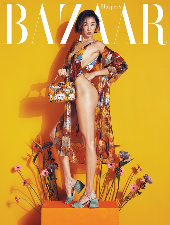 Top model Han Hye-jin once again decorates the March issue fashion cover with a unique presence.Han Hye-jin is the top model that is protecting the top spot in Korea, and he has completely digested the March issue of Harpers Bazaar magazine.In particular, Han Hye-jin in the picture is a unique confident pose, and Eru has completed a charismatic picture with a brilliant color that seems to be glowing under the hot sun of Italy, or a brand collection filled with a lovely floral mood that just seemed to bloom.It is also the back door that led to the reaction of Han Hye-jin through this photo shoot.Han Hye-jin, who reveals the unique presence of each picture through thorough self-management and exercise, is constantly showing up in entertainment broadcasts such as M.net Ballard in My and KBS joy Loves Interruption Season 3 and is maintaining the appearance of an all-round entertainer.On the other hand, Han Hye-jins picture can be found in the March issue of the magazine Harpers Bazaar and the official site.Photo = Harpers Bazaar