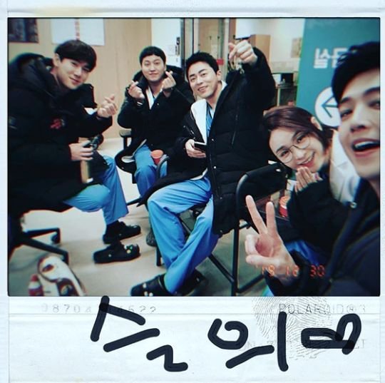 Jung Kyung-ho posted a picture on his SNS on the 14th with the phrase Spicy Doctor Life 3.12 first broadcast.Jung Kyung-ho in the public photos is with Yoo Yeon-seok, Kim Dae-myeong, Jo Jung-suk, and former Mido.The cheerful atmosphere of Actors smiling brightly toward the camera catches the eye.They appear on TVN Dramas Spicy Doctor Life.Jung Kyung-ho will play Jun Wan, Yoo Yeon-seok will play Garden, Kim Dae-myeong will play Suk Hyung, Jo Jung-suk will play Ik Jun and former Mido will play Songhwa.On the other hand, tvN sweet doctor is a drama that shows the chemistry of 20-year-old friends who can see the people who live a special day and the eyes of the people who live in a hospital called the miniature of life that someone is born and someone ends life. It is broadcasted at 9 pm on March 12th.