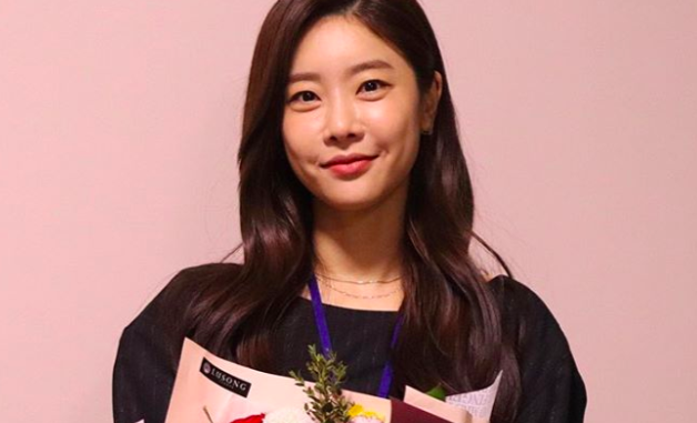 Actress Night Camera from Girl Group Girls Day gave a testimony to the end of the drama Stove League.Night camera vowed to be a loving Stove League team on his SNS on the 15th, and I will be a good actor by cherishing one step by step.Night camera then added, I love Stove League, I am actually a dream fan.SBS Drama Stove League (playplayplay by Lee Shin-hwa, director Chung Dong-yoon) depicted the story of the new head of the team, who was newly appointed to the last team with even the tears of fans, preparing for an extraordinary season.It began its first broadcast on December 13 last year and ended yesterday (February 14). Night camera played sports announcer Kim Young-chae in this drama.The last 16 episodes, which aired on the 14th, ended with a national audience rating of 19.1% (Nilson Korea).night camera SNS
