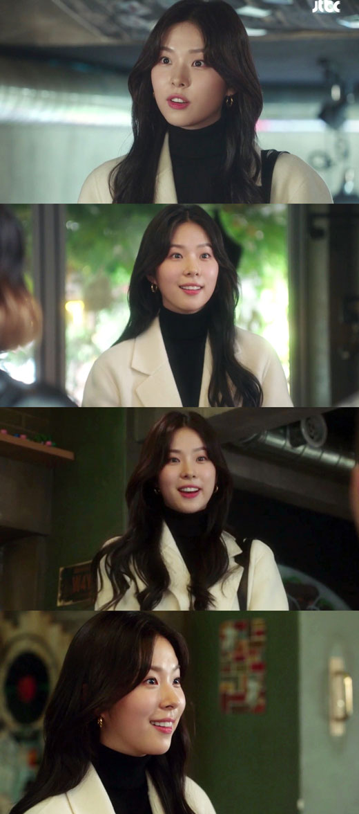 Actor Seo Eun-soo made a surprise appearance as a cameo and attracted attention.Seo Eun-soo appeared as a beautiful female applicant who visited JTBC gilt drama Itaewon Clath (playplayplay by Cho Kwang-jin, director Kim Sung-yoon) on the 15th to see the Alba Interview of San Night Foa.In the 6th episode of Itaewon Clath, the family members who are conducting Alba Interview to renovate Sanbam Foa were drawn.The longtime Alba experience-seeking beauty Interviewer (Seo Eun-soo) was by far visible among unique applicants.He also had a friendly atmosphere since he had known Park Seo-joon before, and continued the conversation with a smile on the cold response of Joy Seo (Kim Dae-mi).After the interview, he said, Ill wait for you to contact me. He added the fun of the drama by causing jealousy of Isser with an intimate appearance.In this way, Seo Eun-soo has made a unique presence by loving the character with a bright and fresh appearance despite his special appearance.It is a surprise appearance of a nice face and it shows its unique charm.Meanwhile, Seo Eun-soo is set to release the film The Ides of March: The Fox of the Election in the first half of the year.