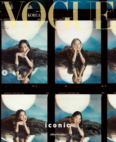 Group BLACKPINK has decorated the magazine cover.Famous photographer Petra Collins released a photo of the magazine Vogue cover taken with BLACKPINK on her SNS on the 16th.BLACKPINK in the public photos created a subtle atmosphere. BLACKPINK members filled the cover with their own atmosphere together.The luxurious atmosphere of BLACKPINK members catches the eye.BLACKPINK was named BEST GROUP at the SSE Live Awards 2019 and then won the EVENT OF THE YEAR award for the two-time winner.