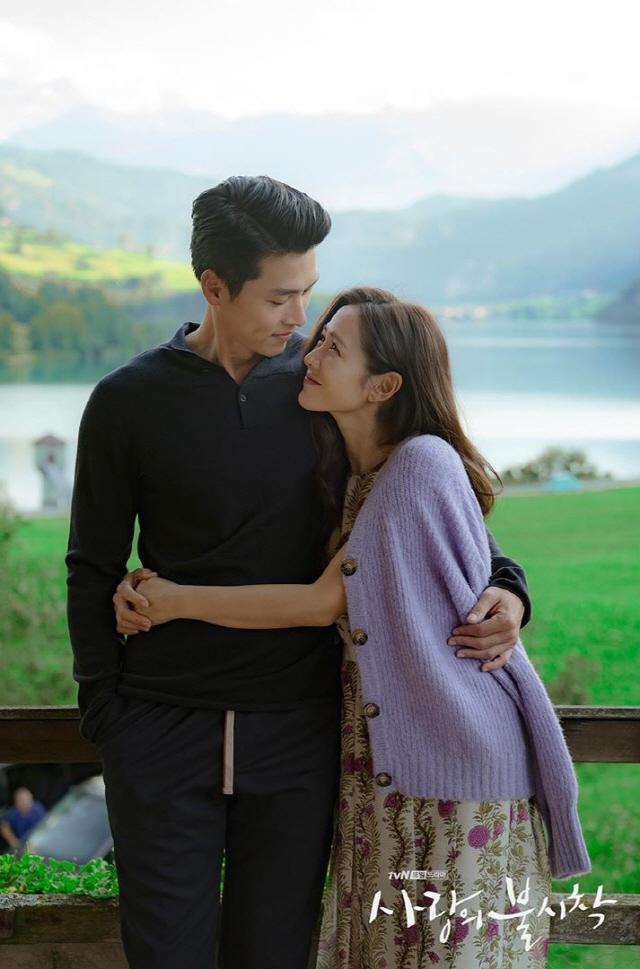 Loves unsettled Hyun Bin and Son Ye-jins beautiful two-shots were released.On the 17th, TVN drama official SNS account posted several still cuts along with the article Two shots of Dooley Couples that are happy even if they are seen in the country where Edelweiss is blooming.The photo shows the images of Hyun Bin and Son Ye-jin, who are smiling happyly while wrapping each others Waist.The two people who had a sad reunion in the play looked at each other with lovely eyes and created a beautiful picture-like atmosphere.On the other hand, the TVN Saturday drama Love Unstoppable, which ended on the 16th, recorded 21.7% of households and 24.1% of households on a paid platform that integrates cable, IPTV and satellite. I got it.This is the number one TV viewer ratings in the TVN drama history at the same time as the highest TV viewer ratings of its own, and it exceeded the record of 20.5% of Dokkaebi.Hyun Bin, who plays the role of North Korean officer Lee Jung hyuk in the drama, said, Just as the unexpected meeting between Lee Jung hyuk and Yun Serri became a special happiness, The sudden arrival of love was also a gift to viewers.I am really grateful for your support and love so that Lee Jung hyuk can settle down with you happy. Son Ye-jin said: I laughed a lot as I Acted Serri, I cried a lot, and above all I was really happy.I am grateful to be able to do a wonderful work that will be a very big part of my Acting life and I sincerely thank many people who loved our drama.Thanks to you, I was able to finish well until the end even when I was tired. He showed his deep affection for love and Yoon Serri character.