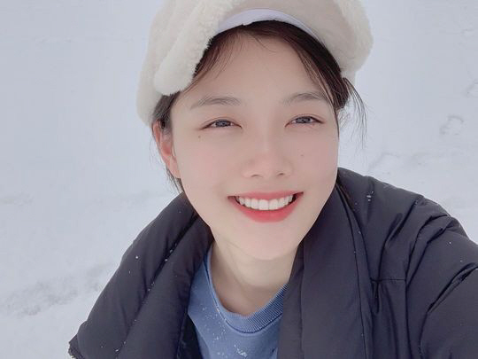 Actor Kim Yoo-jung has been in the midst of a beautiful Smile.On the 17th, Kim Yoo-jung released a picture on his Instagram with an article entitled Eye-catching Careful.Kim Yoo-jung in the public photo is building a bright Smile toward the camera on a white snow field, capturing the attention of netizens.On the other hand, Kim Yoo-jung recently confirmed the appearance of the drama Convenience Store Morning Star.