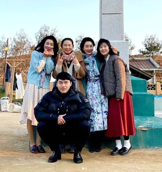 Kim Jung-nan posted several photos of TVN drama Loves Unstoppable and the photos taken at the time of the end of the year on his SNS on the 16th.The netizens who responded to the post responded such as I had fun until the last room, It was so cool and My sister is the best.On the other hand, TVN Loves Unstoppable starring Kim Jung-nan ended on the 16th, and Kim Tae-hee and Lee Kyu-hyungs Hibye, Mama! will be aired.Kim Jung-nan will meet with viewers in April with KBS2 new drama Bone Again.