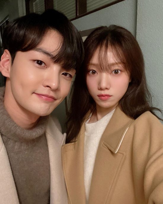 Actors Kim Min-jae and Lee Sung-kyung boasted outstanding beauty.On the 17th, Kim Min-jae posted an article and a picture on his instagram , # DrDr. Romantic 2 # Rare Two Shots of the Bone Shooter.In the photo, Kim Min-jae and Lee Sung-kyung are staring at the camera with a friendly attachment. The beautiful visuals of the two attract attention.Lee Sung-kyung commented, Suntak Sam, and the netizens responded in various ways such as Beautiful Sam is jealous of this post, He is handsome, and He is crazy and so beautiful.Kim Min-jae and Lee Sung-kyung are appearing in the SBS Drama DrDr. Romantic 2 as Park Eun-tak and Cha Eun-jae respectively.Photo: Kim Min-jae Instagram  
