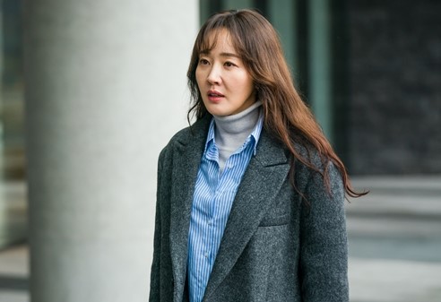 Actor Uhm Ji-won is creating a unique character in the original Worldview.In the TVN New Moon TV drama How (directed by Kim Yong-WAN, the plays association), which was broadcast on February 17, Sung Dong-il, who started to commit evil acts in earnest, and Uhm Ji-won, who demanded How (law) to prevent it, were portrayed.He was confused by the shock that he had participated in the murder, but for a while, when he was killed unfairly because he had a fountain pen lid used by Kim Do-yoon for his magic, he eventually expressed his intention to cooperate with Jung-soo.Kim Yong-WAN, director of the production presentation on the afternoon of the 4th, said, Im Jin-hee is a character who needs a delicate and delicate act.The story came from the beginning that there is no actor like Uhm Ji-won in this role. The writer said, I think that the extended feeling of the image that Uhm Ji-won showed in the movie Scout is Im Jin-hee Character in How. In response, Uhm Ji-won is completing a unique character in the original Worldview with intense but not missing detail.The drama How, which is opening a new horizon of genres through the combination of the magic how (law) that harms people and the indigenous faith in Korea.In the supernatural Universe thriller drawn by veteran production crews of Chungmuro, Uhm Ji-won, who is showing an act that surpasses expectations, adds anticipation to the overwhelming fun that will be presented in the future.Park Su-in