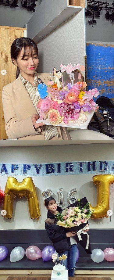 ..Goddess VisualLee Min-jung showed off her more beautiful beautiful look for her birthday.On the 18th, Lee Min-jung wrote to his Instagram, Happy Birthday.I am also shooting, so I am congratulated on the filming site and I am so grateful. Lee Min-jung in the public video is enjoying a birthday party with his friends.Lee Min-jung looks at Cake with a candle in it, looking at him with a shy smile. She is beautiful in her elegant, innocent side.Meanwhile, Lee Min-jung held his son in 2015 after marrying Actor Lee Byung-hun in 2013.KBS2 will return to the house theater with the new weekend drama Ive been to you once scheduled to be broadcast in March.PhotoLee Min-jung SNS