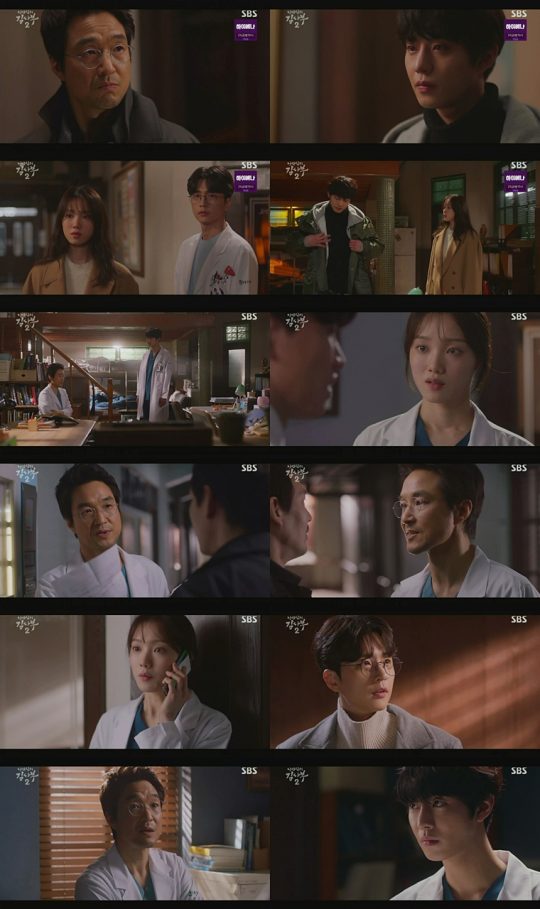 In SBS Romantic Doctor Kim Sabu 2, Han Suk-kyu, Lee Sung-kyung, and Shin Dong-wook succeeded in protecting Ahn Hyo-seop by throwing a blow to the forces threatening the stone wall hospital in their own way.In Romantic Doctor Kim Sabu 2, which aired on the 18th, Kim Sabu (Han Suk-kyu), Lee Sung-kyung, and Bae Moon-jung (Shin Dong-wook) were shown to move their actions according to their convictions in order to protect the crisis of Seo Woo Jin (Ahn Hyo-seop).Kim was surprised by the tearful greetings of Seo Woo Jin, who decided to move because he was twice the salary, and Cha Eun-jae and Bae Moon-jung were also shocked.Cha asked Seo Woo Jin why he moved the hospital, but Sea Woo Jin showed an awkward and cynical smile.At the same time, Kim walked like a dumb walk, took out Lim Hyun-juns business card from his pocket, held it tightly in his hand and gave a meaningful look.The next day, Cha Eun-jae visited Lim Hyun-jun, who was with Yang Ho-joon (Ko Sang-ho), based on the story heard from the emergency room medical staff, and asked if he threatened Seo Woo Jin.Then, in connection with the whistleblower against Lim Hyun-jun, he listed the unreasonable things that Seo Woo Jin had been subjected to and said, Did you not want to look like that?When Yang Ho-joon, who was listening, asked an unpleasant question, Did you sleep with him? Cha Eun-jae was angry and hit the back of Yang Ho-joons head with excitement.Youre a senior and nothing at this time, he said to Yang Ho-joon, and to Lim Hyun-jun, youre done with the victims cosplay.Kim Sabu, who was waiting in the country, showed his wound to Seo Woo Jin, who was going to organize it tomorrow, and said, You are my doctor.Kim said, I think it is the last homework I give, and you should be at me and leave one in your heart.After Kim approached Lim Hyun-jun, who was coffeeing at the vending machine, and asked who was given the order, he shouted that the hospitals introduced by Lim Hyun-jun were illegal.No money, no anger, no disrespect, no pride, no compromise, he told Lim Hyun-jun, who was making excuses.That is the conscience. He made a strong step with contempt and awakened Lim Hyun-jun.After that, Cha Eun-jae and Bae Moon-jung met with the head after finding out that the transfer of Seo Woo Jins hospital was due to Ushijima the Loan Shark vendors.When Cha Eun-jae took out his business card, which he said he would repay his grace by using the boss who was hit by the previous knife, he went out to ask him to leave it to him.Lim Hyun-jun, who came to the side of Seo Woo Jin, who was sitting without power, said, It was very good that Kim Sabu was a human being.You must live properly! He threw the contract and left.After completing the preparations for work, Seo Woo Jin informed that the guests came to the house, and Ushijima the Loan Shark vendors waiting in the lobby apologized to Seo Woo Jin and looked at Bae Mun-jungs attention.As the embarrassing Seo Woo Jin looked back at Bae Mun-jung, Bae Mun-jung answered with a smile, and Cha Eun-jae laughed as he believed that he had been solved by himself.Seo Woo Jin, who eventually left at Doldam Hospital, visited Kim Sabu and said he would challenge his homework yesterday, and as if he had already expected it, Kim Sabu put a thick pile of files on his desk with the Monod Project.If you look well in it, there will be some hints, he said, adding that Kim Sabu, who laughed, made me wonder about the meaning of the Monoque Project.The 14th broadcast on the day exceeded Nielsen Koreas national ratings of 23.4%, metropolitan audience rating of 23.8%, and instant highest audience rating of 25.7%.2049 ratings reached 9.6%, and stuck to the throne of the first channel of all terrestrial and general programs broadcast on Tuesday for seven consecutive weeks.The 15th episode of Romantic Doctor Kim Sabu 2 will be broadcast at 9:40 pm on the 24th.