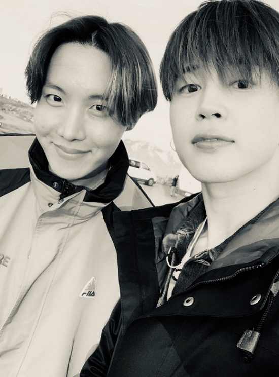 Group BTS Jimin celebrated J-Hopes birthdayOn the 18th, Jimin released several photos on the official BTS Twitter with the article Happy birthday is full of happiness.The uploaded photo has featured cute selfies taken by J-Hope and Jimin, which caught the attention with various places and poses, including waiting rooms, and private selfies during the trip.Among them, Jimin and J-Hope were wearing birthday cake hats side by side, and the cuteness of the two people was poured out.Jimin, who is famous for taking good care of his usual members, expressed his affection by singing J-Hope as Our Hope.The fans who watched the post responded such as It is so cute, It is warm and warm, Jimin and J-Hope are lovely.
