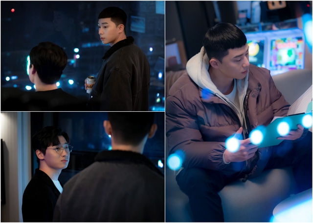 The gilt drama Itaewon Clath (directed by Kim Sung-yoon, the playwright Cho Kwang-jin, production showbox and Ji-eum, and the original webtoon Itaewon Clath) captured the meeting between Park Seo-joon and Lee Ho-jin (Idawit) on the 21st, ahead of the 7th broadcast.Lee Ho-jin, who returned to fund manager in the big picture of Park Sae-roi for revenge, heightens expectations whether it will be a number of gods.Big Picture by Park Sae-roi, who is aiming for Jang Dae-hee (Yoo Jae-myung) and Jangga Group, is showing a little outline.In the last broadcast, Park Sae-roi expressed his desire to raise the night as a franchise beyond the long price, and Jang, who met him, set a day of checks on his firm goal and watched Park Sae-roi closely.He watched Jang Geun-won (An Bo-hyun), who prevents the chance to appear on the show, and Oh Soo-ah (Kwon Na-ra), who is struggling between Jang and himself, and went on a strike of conversion.Park Sae-roi invested a total of 1.9 billion won in the Jangga Group and became a shareholder. Jang, who laughed madly, found a single-bampo car directly.The cool eye contact of the two men, who finally faced each other again, amplified the tension.The meeting between Park Sae-roi and Lee Ho-jin ignites curiosity, and the reunion of two hot-blooded youths looking at each other with a harder look raises their heart rate.Lee Ho-jin, who was helpless by Jang Geun-wons reckless violence and harassment during his school days, but he re-emerged as a fund manager to help Park Sae-roi in the last broadcast, giving a surprising reversal.The story of Park Sae-roi, who saved himself in the past, and his performance are focused on his work.Parks appearance, which confirms the questionable documents in another photo, makes Lee Ho-jin and the multiple editions to draw more curious.In the seventh episode, which airs today (21st), Park Sae-roi will provoke Chang, who visited Danbampocha. In an earlier preview, What is your intention for an investment this morning?The answer to the chairman, who checks it, is Am I quite worried? Here, we will implement the plan that has been carefully built for seven years with Lee Ho-jin, who became fund manager.His counterattack, which has set the back of the chairmans head properly, raises expectations that he will speed up.Itaewon Clath production team said, Park Sae-rois revenge will speed up from the 7th broadcast today (21st).Please watch how your cooperation with Lee Ho-jin will shake the house. On the other hand, Itaewon Clath will be broadcast at 10:50 pm today (21st).(News operations team)