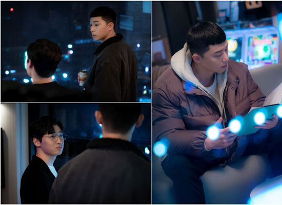 The thrilling collaboration between Park Seo-joon and Lee David begins.JTBCs gilt drama Itae One Clath (directed by Kim Sung-yoon, Cho Kwang-jin, production showbox and writing, One next Web toon Itae One Clath) captured the meeting between Park Seo-joon and Lee Ho-jin (Lee David) on the 21st, ahead of the 7th broadcast.Lee Ho-jin, who returned to fund manager in the big picture of Roy for revenge, heightens expectations whether it will be a number of gods.The big picture of Jang Dae-hee (Yoo Jae-myeong) and Park Sae-rae, who is aiming for Jangga Group, is slightly outlined.In the last broadcast, Park expressed his ambition to grow a single night into a franchise that is more than a long-distance franchise, and when he met it, Chang set a day of checks on his firm goal and watched the day.He watched the interruption of Jang Geun (Ahn Bo-hyun), who prevents the chance to appear on the air at night, and Osua (Kwon Nara), who is struggling between Jangga and himself, and went on a strike of conversion.Park has invested a total of 1.9 billion One in the Janga Group and became a shareholder. Jang, who laughed madly, found Foa directly.The cool eye contact of the two men, who finally faced each other again, amplified the tension.The meeting between Roy and Lee Ho-jin ignites curiosity, and the reunion of two hot-blooded youths looking at each other with a harder look raises their heart rate.Lee Ho-jin, who was helpless by the indiscreet violence and harassment of Jang Geun during his school days.But in the last broadcast, he re-emerged as a fund manager to help Park, giving him an amazing turnaround: his story of working with Park, who saved himself in the past, and his performance.The appearance of Park Roy, who confirms the questionable documents in another photo, makes Lee Ho-jin more curious about the multiple editions to draw.In the seventh episode, which airs today (21st), Park will provoke Chang, who visited Foa at night. In an earlier preview, What is your intention for an investment this morning?The answer to the chairman, who checks it, is Do I care quite a bit? Here, we will implement the plan that has been carefully built for seven years with Lee Ho-jin, who became fund manager.His counterattack, which has set the back of the chairmans head properly, raises expectations that he will speed up.The revenge of Park Sae-roy will speed up from the seventh episode, which will be broadcast today (21st), the production team of One Klath said.Please watch how your cooperation with Lee Ho-jin will shake the house. Meanwhile, Itae One Clath will be broadcast on JTBC at 10:50 pm today (21st).