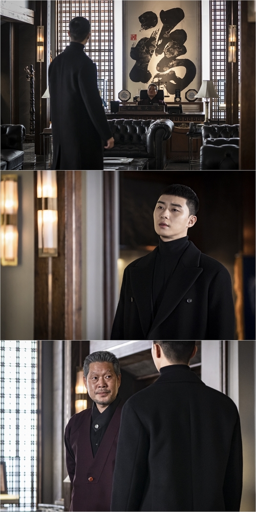 The gilt drama Itaewon Klath (directed by Kim Sung-yoon, the playwright Cho Kwang-jin, production showbox and Ji-eum, and the original webtoon Itaewon Klath) captured Park Se-hee (Park Seo-joon), who appeared in the Jangga group, on the 22nd, ahead of the 8th broadcast.The defense of Park, who is against the mercyless attack of Chang, who holds the fate of Foa in his hand, stimulates curiosity.The breathtaking battle between Park and Jang Dae-hee, who aim at each others heads, began. The audience rating also rose amid the enthusiastic response of viewers.The 7th rating surpassed 13% (12.3% nationwide, 13.2% in the metropolitan area / Nielsen Korea paid households), maintaining the top spot in the same time zone for the seventh consecutive time.2049 Target ratings also recorded 7.1%, showing off dignity with the number one channel among the programs broadcast on Friday.In the last broadcast, Chang visited Foa at night, and Roy stimulated him with unstoppable provocation.Director Kang Min-jung (Kim Hye-eun), who discovered the possibility of a 15-year plan through Chairman Changs visit to Foa, joined hands with Park as promised, and Chairman Chang found out that they were on the same side.Roy, who was in a crisis of business due to the demand of a new landlord, but the voice over his phone was Chang.Another tough opponent, Changs class, other counterattacks amplified the tension.In the meantime, the two meet at the house, and the second face-to-face meeting between Park Sae-ro and Jang, who are in the public photos, raises the heart rate to the fullest.Roy, who went straight to the counterattack of Chang, who bought the building of Foa at night and interfered with the business.The cool eyes I have never seen before make me guess his Furious, which is about to burst.On the other hand, it doubles the tension by becoming a chairman who overwhelms his opponent with a relaxed and elegant atmosphere.The confrontation between those who are on fire in earnest is expected to be held up by the president who is shaking the night.In the eighth episode, which airs today (22nd), Park and his young people are struggling to keep the night, and starting with the meeting with Chang, he is raising expectations about what kind of game he will play.Above all, Park Seo-joon and Yoo Jae-myung, who are getting hotter as they continue to do so, are expected to face a dramatic confrontation.Yoo Jae-myung said to the viewers who are waiting for the 8th broadcast, I am sincerely grateful for the great interest and love with the beginning of the work. After the past time, the scene where Chang and the new Roy met in 10 years is a new beginning of Itaewon Clath.Do not miss the fateful confrontation with the two people who will be swept away again from now on. You can expect it enough. Meanwhile, the 8th episode of Itaewon Klath will air today (22nd) at 10:50 p.m.(News operations team)