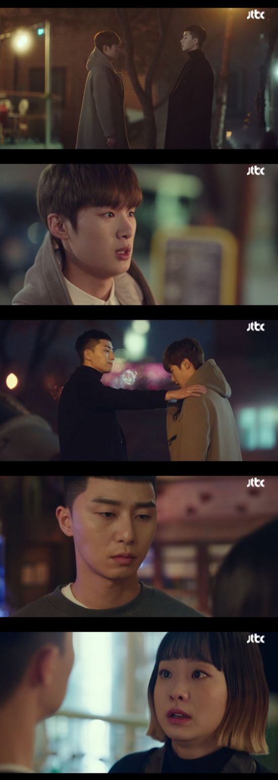 Itaewon Clath is winning the JTBC record of Drama.The 8th episode of Itaewon Clath broadcast on the 22nd recorded 12.6% and 14.0% (based on Nielsen Korea paid households) in the nation and metropolitan area respectively, and it proved its popularity by keeping the first place in the same time zone and also ranking second in the previous JTBC Drama ratings.(First place is SKY Castle)On the day of the show, Park Seo-joon (played by Park Seo-joon) heads to the Jangga Group to meet the new owner, Chang (played by Yoo Jae-myung).Chang tells Park Roy, If you kneel down, you will forget the past and take nothing away.However, Park said, It is only a building that is expelled, and you have not taken anything away from me.He then shook the heart of Chang, saying that people are the most important to him.Joe-yol Lee (Kim Dae-mi), who learned about his relationship with Jangga from Park Sae, begins to show his hostility to Knotweed water (Kim Dong-hee).After hearing about his family and Roy relationship from Seo-yool Lee, myosu feels guilty.When Knotweed water appears noticeably silent and anxious, Roy calls out his muscular number separately and asks why.Knotweed water is sorry, saying, Why did not you tell me what our family did to my brother?So Roy dismisses it as your brother, your father, who has nothing to do with you.Roy recalls the day Knotweed water came to work at night, saying that it seemed like you needed someplace to lean on.It also makes Knotweed water cry with the words I saw me from you.In the words of Park, Knotweed water deeply apologizes for all the actions our family has done to my brother, I will be punished.Knotweed water tells Joe-yool Lee that he will ask his father, Chang, not to touch Foa at night on condition that he quit the store.Joe-yool Lee then refutes and says, Will you do that? And Knotweed water expresses regret to Joe-yool Lee, saying, Its really bad, you.When all the members are gathered at Foa at night, Joe-yool Lee suddenly looks at Knotweed water, saying to Roy, Knotweed water has something to say.Knotweed water facing Park says he wants to quit the store, and Park says, If you stop because of your father or brother, should not you go?I like you like your brother and I like you.Joe-yool Lee says he decided to make a deal with Chang on condition that his nearsman goes out.In Joe-yool Lees words, Park throws a manager badge at Seo-yool Lee and shouts, You are not qualified as a manager.Joe-yool Lee and Park were fighting each other in reality and in the tusk, and eventually Park said, Why do you cut my people off?Cho Seo-yool Lee replies, saying that there is no real alternative, and Roy surprises the members as well as the Seo-yool Lee, saying that he will buy a building.Joe-yool Lee, who came out fighting Roy, once again confirms his love for Roy, saying that the boss is strange but strangely good.And I apologize to Knotweed water and say, I know you like me, but I love you so crazy that do not interfere with me.Roy recalls a billion dollars he invested in the market to save Foa, and buys a building and starts a new one.Kang Min-jung (Kim Hye-eun) is different from what he thought, but he says he will continue with Park anyway.On this day, the ending of Joe-yool Lee appeared in the office of Chang, raising expectations for the 9th.JTBC Drama Itaewon Clath is broadcast every Friday at 10:50 pm.