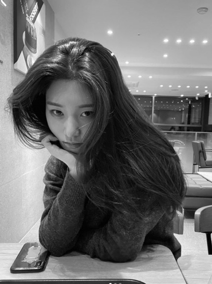 Jung Chae-yeon, who is also a member of the girl group and an Actor, has released mature black and white rice.On the 23rd, Singer and Actor Jung Chae-yeon posted several photos through personal SNS.In the open photo, Jung Chae-yeon poses for the camera with chic eyes, and the appearance of the indifferent but alluring figure attracted attention.Especially, the beauty of the black and white goddess who matured as much as possible caught the attention of fans.Meanwhile, Jung Chae-yeon, who is from Season 1 of Mnets Produce 101, made his official debut as a DIAmond after his Io Ai career, and is also performing a full-color charm with his acting career.Jung Chae-yeon SNS Capture