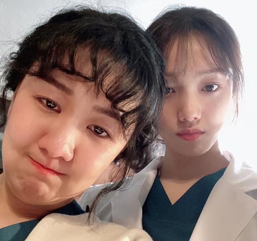 Actor Lee Sung-kyung has made a public appearance on set.Lee Sung-kyung posted a photo on his SNS on the afternoon of the 25th.Lee Sung-kyung, who was in the public photo, was caught on camera with an actor Jung Ji-an and a friendly appearance in Drama Romantic Doctor Kim Sabu 2 together.Especially, Lee Sung-kyungs Age is unbelievable baby face.Meanwhile, Lee Sung-kyung, who made his debut as a supermodel in 2008, started acting in Drama in 2014.Since then, he has been attracting much attention by appearing in Its OK, Its Love, The Queens Flower, Cheese in the Trap, Doctors, Weightlifting Fairy Kim Bok-joo, The Moment to Stop: About Time.