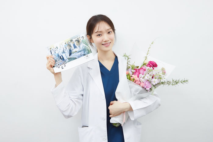 Actor Lee Sung-kyung gave a testimony after finishing Romantic Doctor Kim Sabu 2.Lee Sung-kyung had an operating room trauma in the SBS monthly drama Romantic Doctor Kim Sabu 2 (playplayed by Kang Eun-kyung, director Yoo In-sik, and Lee Gil-bok), which ended on the 25th, but played a role as Dr. Cha Eun-jae, who met and grew up with Kim Sabu (Han Suk-kyu) at Doldam Hospital.Lee Sung-kyung sometimes laughed with a comic chemistry with his brilliant acting and stone wall family, and sometimes he received sympathy and support from viewers with his emotional acting and cool cider remarks.Especially in the last episode, the high-level surgery was also wonderful and showed its value as a talented doctor.Also, with a deep kissing god with Seo Woo-jin (Ahn Hyo-seop), the romance between the two was completed and the house theater was painted pink.Lee Sung-kyung, who completed a three-dimensional growth-type character called Cha Eun-jae, conveyed his mind to end Romantic Doctor Kim Sabu 2 in QA form through his agency.Q. What do you think after the shoot?Lee Sung-kyung: Too bad to leave Doldam Hospital, I want to continue filming because Im reset from the beginning, and it was so good to have scripts, directing and teamwork of actors.It is a work that everything was good, and it seems to be sorry and missed for a long time after it is over.Q. What if there was a memory that was the most romantic in filming this work?Lee Sung-kyung: Really every moment was romantic.If you are physically hard, you will be mentally hard, but there is only Memory of Doldam Hospital, which was happy and warm enough to overcome all of it.Q. What is the particular scene in Memory?Lee Sung-kyung: The scene where Eunjae confides to her mother in the play is probably in Memory.It is a point where Eun-jae, who is experiencing his own growth pain, breaks away from what he was holding himself in. It was special because it was a scene that became sympathetic and immersed in the act.Q. Han Suk-kyu actor said he actually told a lot of good things, what advice did he give?Lee Sung-kyung: You once told me that Acting should be genuine.He always thought about it from the perspective of his junior so that he could think specifically about how to capture the truthfulness.But in fact, seeing the master act was a tremendous learning, and every moment I was able to get a lot of energy and get a lot of energy when I was making eye contact with my senior.Q. And Kimmy with actors Ahn Hyo-seop and stone wall family. I think theyve actually become close.Lee Sung-kyung: All the stone wall members have really become close like family.The atmosphere of the filming scene was also very good, of course, but when the filming was over, we gathered together to watch the broadcast and talk a lot.Q. What does Romantic Doctor Kim Sabu 2 mean to Lee Sung-kyung?Lee Sung-kyung: Like silver, it seems to be remembered as the work that could grow the most to me.It is a work that allows me to take a little bit of things that I could not concentrate on because of lack of experience or fear and burden, and to have a lot of attitude and acting troubles as an actor.Q. What if I say one last thing to the audience?Lee Sung-kyung: First of all, thank you for loving the drama so much, and for crying and laughing together as you watch the growth of the silverware.Romantic Doctor Kim Sabu 2 is a great comfort to me. I hope you will be remembered as a work that remains a good thing.I will keep the good energy I have received here and develop it so that I can find a better work. Thank you and love you!