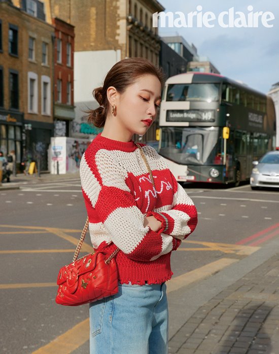 Girl group Red Velvet Yeris pictorial and interview were released in the March issue of fashion magazine Marie Claire.Red Velvet, who spent the year breathing with three albums, starting with Day 1 Jimsala Beam last year, Day 2 Sonic Wave and Day 3 Psycho.In this picture in London Shoditch, Yeri showed a cool charm and a mature charm.In the open interview, Yeri said, When I follow the schedule, I often go away in time, so I tried to remember the moment in this activity.I am proud that I have grown up one step personally. Asked about the 2020 plan, he said, I want to be a person who can speak not only Red Velvet but also the story I want to write while continuing to write songs, and the most important thing is to be a warm person.More pictures of Yeri can be found in the March issue of Marie Claire and on the Mari Claire website.Photo: Mari Claire