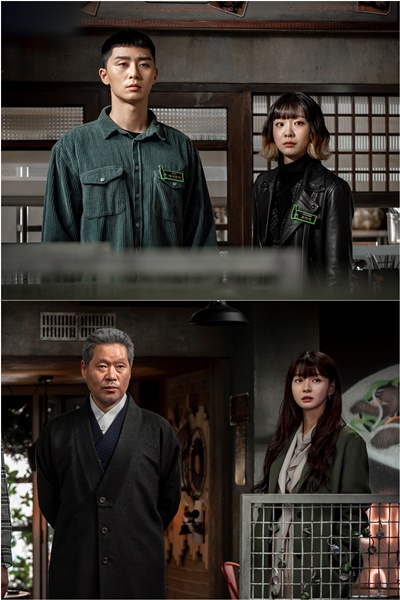 The return point Itaewon Clath released the second act observation point.JTBC gilt drama Itaewon Klath (directed by Kim Sung-yoon, playwright Cho Kwang-jin, production showbox and writing, original webtoon Itaewon Klath) will be in the second act starting from the 9th broadcast today (28th).The drama is receiving a keen response from the terrible bad performance with Jang Dae-hee (Yoo Jae-myung), the chairman of Jangga Group, which originated from his fathers death, and the class-different rebellion of Park Seo-joon, who goes straight for his own revenge without abandoning his conviction.The fight between Park and Jang Dae-hee, who took out the blade of counterattack toward each other, is getting hot.RoyVS Jang Dae-hee on firePark and Jang are playing against each other in an unpredictable way. Park was no longer a sweet and a negligible presence.After seeking the back of Changs head, he bought Jangga Group shares in cooperation with Kang Min-jung (Kim Hye-eun) and Lee Ho-jin (Idawit), and Jang, who laughed madly at his powerful Hanbang, threatened to buy the entire Foa building at night.As the first meeting had been held ten years ago, Parks convictions had provoked Changs authority, and he finally took out Joy (Kim Dae-mi) as the key to the counterattack.The summoning of Joy as if aiming at the back of the head of the business man. It is noteworthy whether Roy can reveal the truth of his fathers death and make him kneel.The leap of Foa at nightDuring his unfair prison life, Roy grinded a blade of revenge, reading the entire chapters autobiography until he memorized it, and developing his dream of setting up a store in Itaewon.And seven years after he was released from prison, he opened a single-night Foa at Itaewon, a challenge for Chang.He now began to dream of another dream of raising a single night as a franchise beyond the house.However, he is in danger of being kicked out of Itaewon due to the chairman, and he is preparing for a second leap by retrieving the investment and establishing a new building, transferring Foa to the accounting team.The president, who leads the employees with the leadership of his beliefs, the manager Joy Seo who promised to walk with him, and the members of the Danbams who are united with the righteousness and the righteousness, are looking forward to the myth of the start-up that the young people will write together.Joyser Oh Soo-ah TriangulationThe nervous battle between Joy and Oh Soo-ah (Kwon Na-ra) is also exciting.Joy, who regarded love as the most stupid thing that humans can do, met Park Roy and felt the first throbbing of his life and cried at his pain.Oh Soo-ah, who has always been honest and proud of the appearance of Joy, is also shaken. He chose to be a man of his own, but he worries between Park and Chang.The change in the relationship between the three youths, which are giving both excitement and tension with a breathtaking triangular composition, adds to the curiosity.