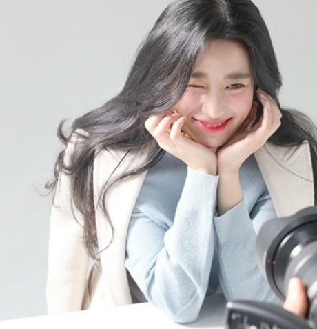 Berry Good Johyun gave his heart to Cheerings message to overcome Corona 19 again.Berry Good member Johyun gave a greeting and sincerity to his fans on his SNS on the morning of the 28th.Johyun said, I eat rice well and it is still cold, so do not get nervous! Do not be nervous. Do not be nervous. I always appreciate it, I am sorry and I love you. We all have to overcome this difficulty!I want everyone to be healthy and happy together, without any unfortunate things!Now is not the problem of your inner side, but lets all get together and get through it together! He added, # # # # # # # # # # # # # # # # # # # # # # # # # # # #In addition, Johyun attracted attention by showing a bright and clear appearance through recent photos.Johyun was at the center of controversy due to an article on the 27th that said he would ban China from entering the country.At that time, the netizens expressed their opinions with various comments toward Johyun, which led to controversy over the pros and cons and logic of the camp.Johyun said, If you really do it properly... I will think freely, but if you are really worried without bad intentions, what are you doing?I just want to live well and do nothing, but there are some people who are unfair, what do you think you will do so? Johyun said, I did not even know who he was and just the last sentence came in.I want the people to live, so I want to see it and I want you to judge it too deeply and not think about it.Im sorry, he bowed.Johyun, meanwhile, is a Berry Good member and has made his debut in the music industry in 2016.Photo: Johyun SNS