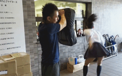 여고생의 전투력