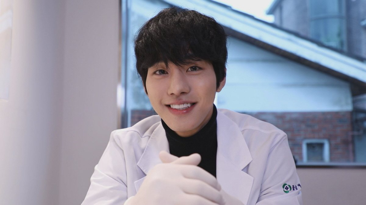 Actor Ahn Hyo-seop has emanated a shy charmSBS full-time entertainment Midnight, which is broadcasted on the 4th, meets Actor Ahn Hyo-seop who plays the role of Seo Woo-jin of the doctor of Doldam Hospital in Romantic Doctor Kim Sabu 2.On February 25, SBS drama Romantic Doctor Kim Sabu 2 recorded 27.1% of the audience rating at the final meeting, ending with the beauty of the kind.With numerous viewers expressing regret for the drama End, Midnight met Actor Ahn Hyo-seop, the main character of Romantic Doctor Kim Sabu 2, and focused on his charm.Unlike Seo Woo-jin, who is a cynical character in the play, Ahn Hyo-seop, who is actually shy and shy, is also serious.However, in the drama, Lee Sung-kyung, who plays the role of Cha Eun-jae, made a love line and also performed a brilliant kiss god.Ahn Hyo-seop said: Kiss god was the last scene of the entire shoot.It was not easy to shoot in the spirit, but thanks to the handing over of the this in the coachs car, I finished the shooting safely. The thrilling Ahn Hyo-seop and Lee Sung-kyungs Kiss god were the famous scenes born through this. What was the number of spleen chosen by Ahn Hyo-seop?Ahn Hyo-seop, who had seen season 1 of Romantic Doctor Kim Sabu so funny, said that the season 2 Acting came to him and it was burdensome.He said he was on the shoot with the aspiration of Lets not be a civilian, lets do something that will help the drama.A remarkable effort was hidden in the highly complete surgical scene that made Actor Ahn Hyo-seop look like Doctor Seo Woo-jin.The Romantic Doctor Kim Sabu 2 team went to the actual university hospital as a group, and Ahn Hyo-seop said that he practiced practice by tying raw meat alone.Midnight asked Ahn Hyo-seop to demonstrate the surgery on the spot.Ahn Hyo-seop showed a doctor-like appearance than a doctor with an unusual skill, skillfully holding a medical tool used in the actual play.Midnight raised the difficulty and left an emergency patient with a shoulder injury to Ahn Hyo-seop.He is a back door to the fact that he was perfectly successful in first aid for a while, even if he was embarrassed to see a warm patient brought by Midnight.Not only is it an excellent acting ability, but also a musical talent deep talent Ahn Hyo-seop.Ahn Hyo-seop made a warmer atmosphere by singing the theme song of Romantic Doctor Kim Sabu 2 with a soft voice.SBS Full Entertainment Midnight, which contains both the sweet song and the genuine story of Actor Ahn Hyo-seop, which is expected to be more in the future, will be broadcasted at 8:55 pm on the 4th.