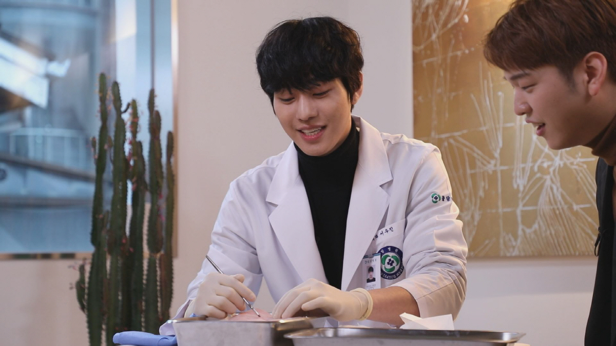 Actor Ahn Hyo-seop has emanated a shy charmSBS full-time entertainment Midnight, which is broadcasted on the 4th, meets Actor Ahn Hyo-seop who plays the role of Seo Woo-jin of the doctor of Doldam Hospital in Romantic Doctor Kim Sabu 2.On February 25, SBS drama Romantic Doctor Kim Sabu 2 recorded 27.1% of the audience rating at the final meeting, ending with the beauty of the kind.With numerous viewers expressing regret for the drama End, Midnight met Actor Ahn Hyo-seop, the main character of Romantic Doctor Kim Sabu 2, and focused on his charm.Unlike Seo Woo-jin, who is a cynical character in the play, Ahn Hyo-seop, who is actually shy and shy, is also serious.However, in the drama, Lee Sung-kyung, who plays the role of Cha Eun-jae, made a love line and also performed a brilliant kiss god.Ahn Hyo-seop said: Kiss god was the last scene of the entire shoot.It was not easy to shoot in the spirit, but thanks to the handing over of the this in the coachs car, I finished the shooting safely. The thrilling Ahn Hyo-seop and Lee Sung-kyungs Kiss god were the famous scenes born through this. What was the number of spleen chosen by Ahn Hyo-seop?Ahn Hyo-seop, who had seen season 1 of Romantic Doctor Kim Sabu so funny, said that the season 2 Acting came to him and it was burdensome.He said he was on the shoot with the aspiration of Lets not be a civilian, lets do something that will help the drama.A remarkable effort was hidden in the highly complete surgical scene that made Actor Ahn Hyo-seop look like Doctor Seo Woo-jin.The Romantic Doctor Kim Sabu 2 team went to the actual university hospital as a group, and Ahn Hyo-seop said that he practiced practice by tying raw meat alone.Midnight asked Ahn Hyo-seop to demonstrate the surgery on the spot.Ahn Hyo-seop showed a doctor-like appearance than a doctor with an unusual skill, skillfully holding a medical tool used in the actual play.Midnight raised the difficulty and left an emergency patient with a shoulder injury to Ahn Hyo-seop.He is a back door to the fact that he was perfectly successful in first aid for a while, even if he was embarrassed to see a warm patient brought by Midnight.Not only is it an excellent acting ability, but also a musical talent deep talent Ahn Hyo-seop.Ahn Hyo-seop made a warmer atmosphere by singing the theme song of Romantic Doctor Kim Sabu 2 with a soft voice.SBS Full Entertainment Midnight, which contains both the sweet song and the genuine story of Actor Ahn Hyo-seop, which is expected to be more in the future, will be broadcasted at 8:55 pm on the 4th.