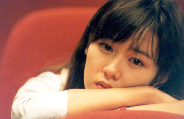 청순함의 극치를 보여준 2003년 영화 '클래식. 과거의 조승우와 현재의 조인성을 상대로 1인 2역을 완벽하게 소화해냈다.