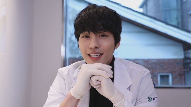 On the 4th, SBS Full Entertainment Midnight meets Actor Ahn Hyo-seop, who plays Seo Woo-jin, a doctor at Doldam Hospital, in SBS Romantic Doctor Kim Sabu 2, which has recently become popular.Recently, Romantic Doctor Kim Sabu 2 recorded 27.1% of the audience rating at the final meeting, ending with the beauty of the race.While many viewers expressed regret over the drama End, Midnight met Actor Ahn Hyo-seop, the main character of Romantic Doctor Kim Sabu 2, and focused on his charm.Unlike Seo Woo-jin, who is a cynical character in the play, Ahn Hyo-seop, who is actually shy and shy, is also serious.However, in the drama, Lee Sung-kyung, who plays the role of Cha Eun-jae, made a love line and also performed a brilliant kiss god.Ahn Hyo-seop said, Kiss god was the last scene of the whole shooting.It was not easy to shoot in the spirit, but thanks to the handing over of this in the coachs car, I finished shooting safely. The thrilling Ahn Hyo-seop and Lee Sung-kyungs Kiss god were the famous scenes born through this, raising the question of what the number of spleen Ahn Hyo-seop chose.Ahn Hyo-seop, who had seen Season 1 of Romantic Doctor Kim Sabu so much fun, also confessed that the burden was great when the season 2 Acting came to him.He said, Lets not be a civilian, I will do something that will help the drama.In addition, there was a special effort in the complete surgical scene that made Ahn Hyo-seop look like Doctor Seo Woo-jin.The romantic doctor Kim Sabu 2 team went to the actual university hospital as a group, and Ahn Hyo-seop practiced practice by tying raw meat alone.The Midnight crew asked Ahn Hyo-seop to demonstrate the surgery on the spot.Ahn Hyo-seop showed a doctor-like appearance than a doctor with an unusual skill, skillfully holding a medical tool used in the actual play.The crew raised the difficulty and left the emergency patient with a shoulder injury to Ahn Hyo-seop.He is a back door to the fact that he was perfectly successful in first aid for a while, even if he was embarrassed to see a warm patient brought by Midnight.As well as his ability to act, he is also a musical talent rich Ahn Hyo-seop.Ahn Hyo-seop made a warmer atmosphere by singing the theme song of Romantic Doctor Kim Sabu 2 with a soft voice.It aired at 8:55 p.m.SBS
