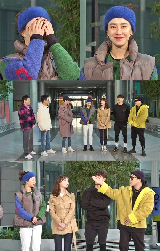 Actor Song Ji-hyo predicted a big success from fashion to make up the past.Song Ji-hyos big success, which is gathering attention as a new character on SBS Running Man which is broadcasted on March 8, will be revealed.Song Ji-hyo is attracting the attention of viewers as a so-called Dam Ji-hyo character accumulated with the world.In the Ji broadcast, Song Ji-hyo challenged the No Song Challenge without knowing singer Zicos hit song No Song, and gave a laugh with a dance.In the recent recording, Song Ji-hyo attracted the attention of the members from the moment he appeared in the opening.Song Ji-hyo wore a unusual hair band and showed retro fashion, and the members said, Song Ji-hyo, who has built up the world and the wall, finally built up the wall in fashion.Is not it back to the 90s? He added, The fashion that I could see in the memorable drama Pair and laughed.On the other hand, Song Ji-hyos big success continued in the upgrade make up show Do not Laugh Hide and Seek mission.He showed a 180-degree change in his usual image with a make-up of the past, which transcends imagination, and formed a dance duo with Ji Suk-jin, the eldest brother of Running Man, leading the scene atmosphere with a huge stage.The big success of Dam Ji-hyo, which transcends imagination, can be seen in Running Man which is broadcasted at 5 pm on the 8th.hwang hye-jin