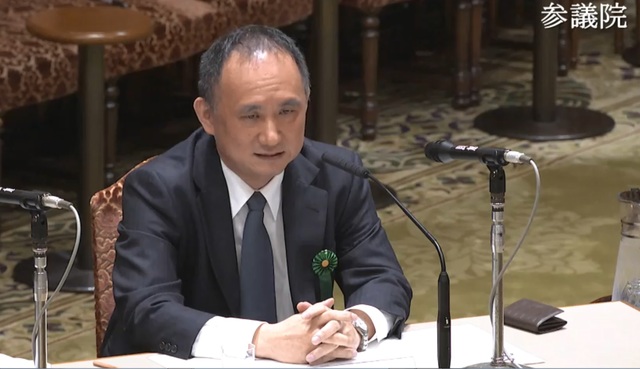 [서울=뉴시스]의사이자 일본 의료거버넌스 연구소 이사장인 가미 마사히로(上昌広)는 10일 참의원 예산위원회 공청회에 참석해 한국의 드라이브인 등 신종 코로나바이러스 감염증(코로나19) 검사 체계를 소개하며 일본의 검사 체계를 비판했다. 사진은 일본 참의원 웹TV 갈무리(webtv.sangiin.go.jp).2020.03.10.