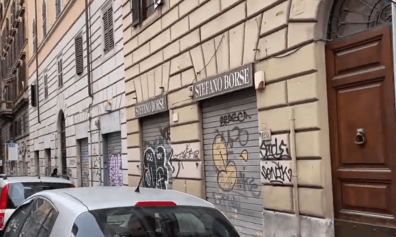 이탈리아 로마 거리의 상점들이 문을 닫고 휴업에 들어간 모습. [유튜브 쟌니TV]