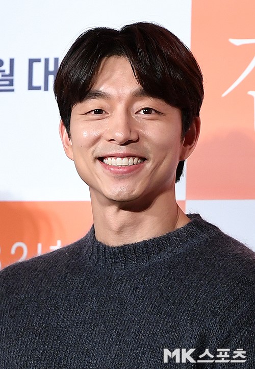 Actor Gong Yoooo is being reviewed after being offered the movie Wonder Park.Gong Yooo is being proposed and reviewed to appear in the movie Wonder Park, a source at management SOOP said to the star on the morning of the 11th.The movie Wonder Park, which Gong Yoooo proposed, is a new film directed by Kim Tae-yong, who was offered the role of Tang Weis husband in the play.The film depicts what happens to a 20-year-old woman who commissioned a lover who became a vegetable in Wonder Park, a virtual world that reproduces a person who can not be seen for many reasons, and a 40-year-old man who commissioned a wife who left the world.Previously, Bae Su-ji, Park Bo-gum, Choi Woo-shik, Tang Wei, and Jung Yu-mi confirmed their appearances.Meanwhile, Gong Yoooo is about to release the movie Seobok, which starred with Park Bo-gum.