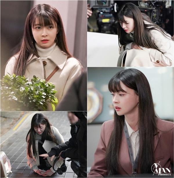 The Aman project released Kwon Naras JTBC Golden Drama Itaewon Clath shooting still on the 11thIn the photo released, there was a picture of Oh Soo-ah (Kwon Nara), who holds Park Seo-joon in tears.Kwon Nara is the back door that Oh Soo-ah has been preparing for the filming more than ever, as it is a scene where Oh Soo-ah has been pouring out the sadness and sincerity that has been pressing for so long.When the filming began, I was completely immersed in Oh Soo-ahs situation and overwhelmed the scene with authentic Feeling acting.As a result, in the last 12 episodes, Oh Soo-ah told Park Roy, Cant you just stop? Drop it all and come to me.Lets be happy. The scene of Confessions with tears was born and led to sympathy of viewers.In addition, the appearance of tears pouring out of the answer of Park, who said that revenge for Janga is the priority, was a contradiction with Oh Soo-ah, which has been a rational judgment so far.Oh Soo-ah then told Park Roy, When the revenge is over? Is it happy then? He pointed his direction and gave Park a deep lust in the hearts of many people as well as Park.The helplessness of watching the troubled Roy as a janga person, and the heartfelt sincerity that Roy wants to be happy with all the heavy burdens, was created through the matured Feeling performance of Kwon Nara, and viewers cheered her hotly.The long house under pressure from inside and outside.In it, interest and expectation for Kwon Nara, who will express Oh Soo-ah in conflict, is pouring in, looking at the back of Jangga and Chairman Jang Dae-hee (Yoo Jae-myung).Meanwhile, Itaewon Clath starring Kwon Nara is broadcast every Friday and Saturday at 10:50 JTBC.