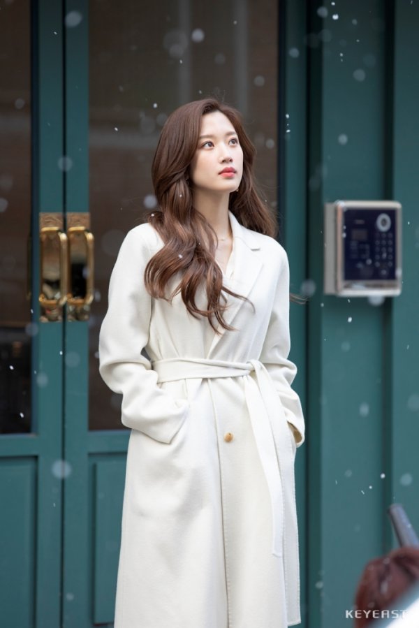 튀는남자 이미지