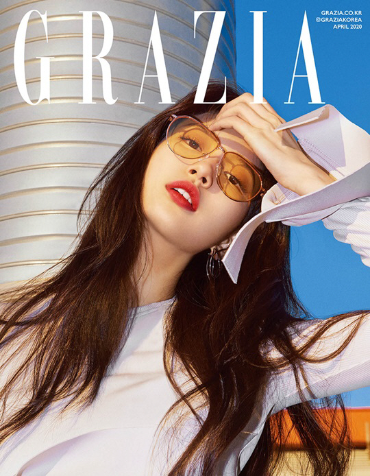 Singer and Actor Bae Suzy has emanated a cool charm.Bae Suzy has covered the April issue of the fashion magazine Maria Grazia Cucinotta Korea, which was released on December 12.Through this picture, Bae Suzy revealed a new vibe with a cool charm.It is a picture that captures the fashionable aspect of Bae Suzy living in the city. It is impressive to see trendy sunglass and glass in light street look such as colorful print shirt, intense color trench coat, anorak jumper and jogger pants.The bold design of the oversized aviator sunglass, the bold acetate frame sunglass, the retro gold frame glass, etc., is fully attracted to the Bae Suzy.More detailed pictures and videos of Bae Suzy can be found in the April issue of Maria Grazia Cucinotta published on March 20 and the official SNS channel of Maria Grazia Cucinotta.