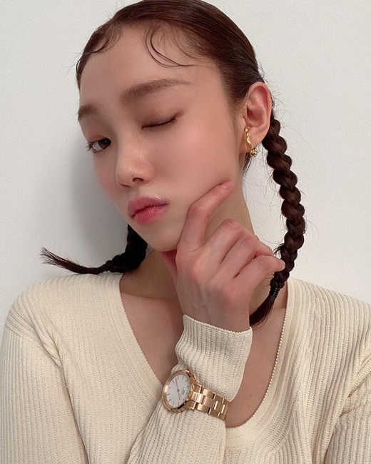 Actor Lee Sung-kyung has robbed her eyes with her unique hairstyle.Lee Sung-kyung posted two photos on his Instagram on the 11th.The photo shows Lee Sung-kyung, who showed off his styling for filming.He is a pipist with his hair braided in a lambtail, and his youthful charm stands out in his styling and posing with earring watches.Especially, it is 180 degrees different from the neat appearance that was shown in the previous SBS drama Romantic Doctor Kim Sabu 2, which gives a glimpse of various charms.The fans who encountered the photos responded hotly such as It is more cute than the bee, I wink so much, I die and It is so lovely.