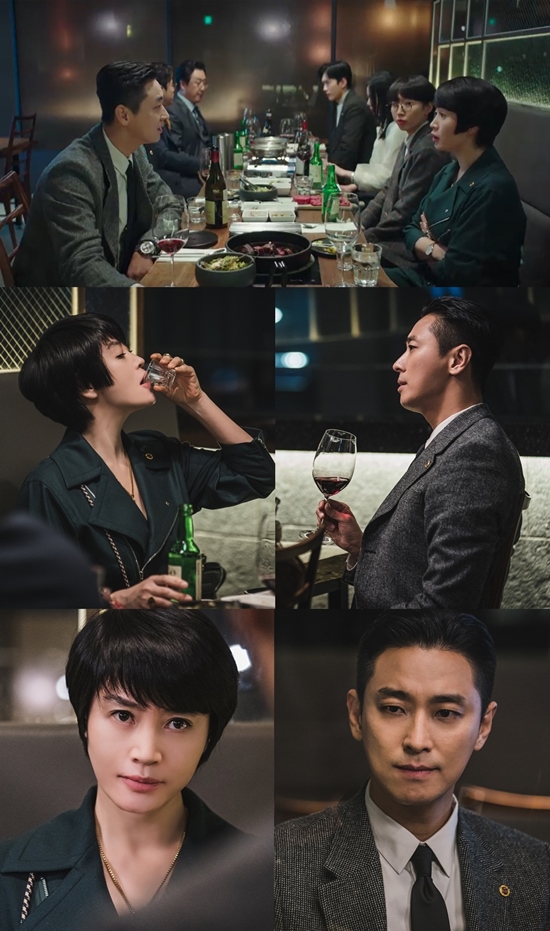 SBS Jackson Hyena is getting more and more exciting fun as she continues to do so.Kim Hye-soo and Ju Ji-hoons Ssam and Thumb are the subtle chemi, which are responsible for the fun of Hyena, and are receiving a hot response from viewers.In the 8th episode of Hyena, which will be broadcast today (14th), the first Alcoholic drink scene of Jung Geum-ja and Yoon Hee-jae will be unveiled.On this day, Team Alcoholic drink is celebrating the success of D & T listing as the first collaboration.However, the Alcoholic drink scene, which should be exciting and enjoyable, creates an atmosphere like ice sheets and focuses attention.In the open photo, Jung Geumja and Yoon Hee-jae are playing the first game with revealing the taste of drama and pole.Jung Geumja is drinking soju as if he is breaking the soju glass hotly, and Yoon Hee-jae is making a wonderful expression with an elegant wine glass.The team members except Jung Geum-ja and Yoon Hee-jae are busy looking at their eyes, everyone is staring at the distant mountains with their mouths closed.The main characters who caused the sudden fight (the sudden atmosphere has become cheap), Jung Geum-ja and Yoon Hee-jae are continuing the second round of the fight without regard to this.Unlike Yoon Hee-jae, who is angry as if he does not like something, Jung-ja is calmly shooting Yoon Hee-jae, and I wonder what the situation is.On this day, Yoon Hee-jae will learn unexpected facts that he did not know about at the Alcoholic drink site. Yoon Hee-jaes appearance as if he was hit by a back of his head amplifies his curiosity.What did Yoon Hee-jae hear?The secret of the Alcoholic drink scene can be found at the 8th SBS Jackson Hyena, which is broadcasted at 10 pm today (14th).Photo = SBS